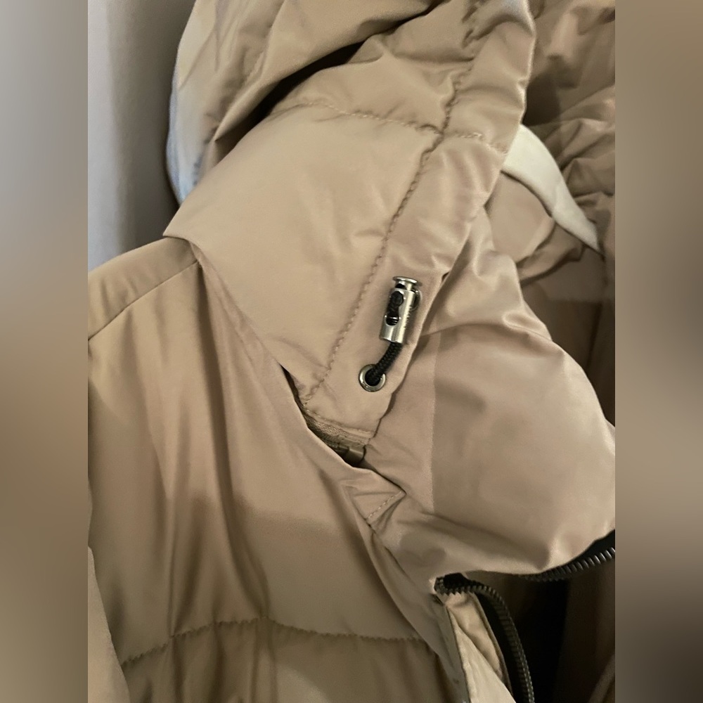 EUC DKNY XL Puffer jacket - Picture 7 of 7